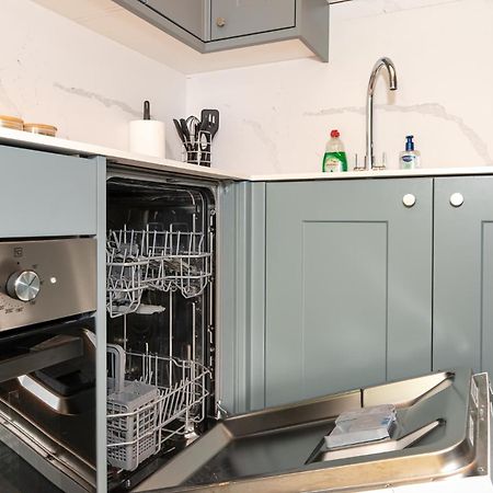 2-Bedroom Victorian Apartment In Kensington Londres Extérieur photo